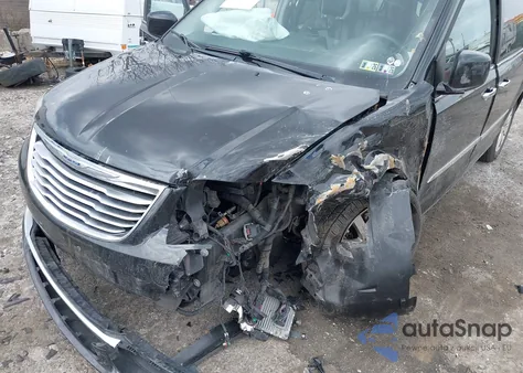 2016 Chrysler Town & Country Touring из США, поврежденный, VIN 2C4RC1BG9GR166628